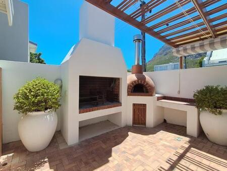 4 Bedroom House in Voelklip