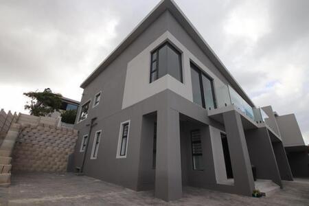 3 Bedroom Duet in Island View