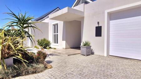 3 Bedroom House in Kingswood Golf Estate