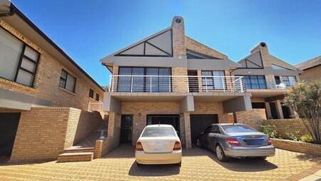 3 Bedroom Townhouse in Menkenkop