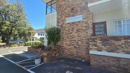 2 Bedroom Townhouse in Kenilworth