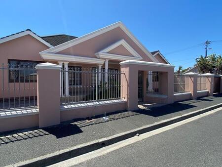 4 Bedroom House in Lansdowne