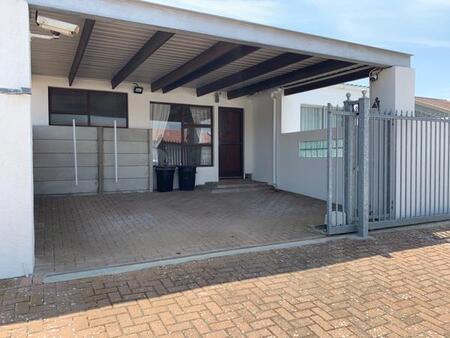 1 Bedroom Flat in Duynefontein