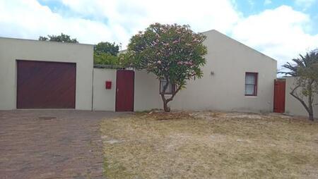 3 Bedroom House in Edgemead
