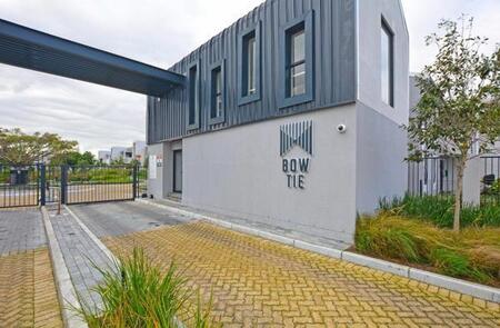 2 Bedroom Apartment in Burgundy Estate