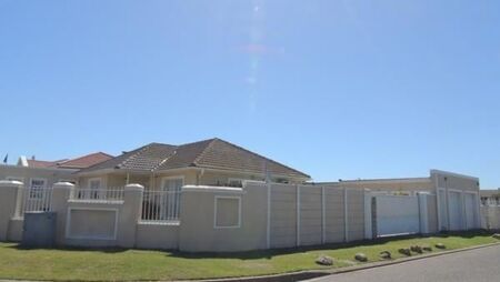 2 Bedroom Apartment in Lotus River