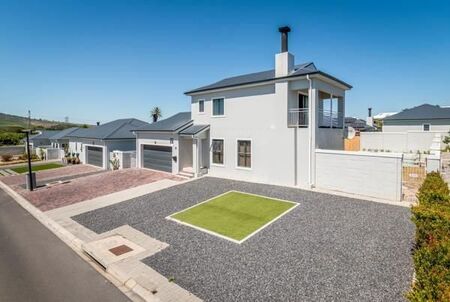4 Bedroom House in Brackenfell Central