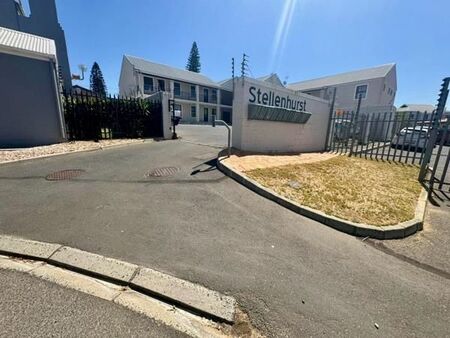 2 Bedroom Townhouse in Cloetesville