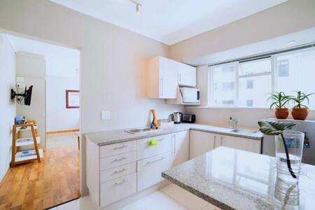 1 Bedroom Apartment in Sea Point