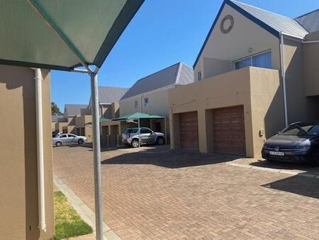 3 Bedroom Townhouse in Gordons Bay Central