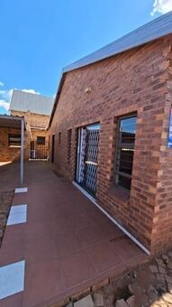 2 Bedroom Apartment in Postmasburg