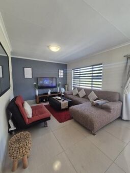 2 Bedroom Simplex in Shelly Beach