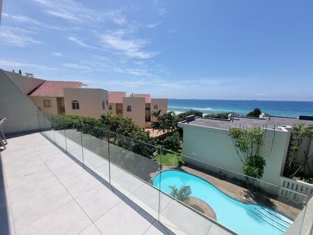 3 Bedroom Flat in Umhlanga Rocks