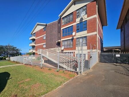 3 Bedroom Apartment in Amanzimtoti