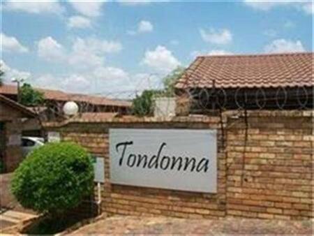 2 Bedroom Duplex in Weltevreden Park