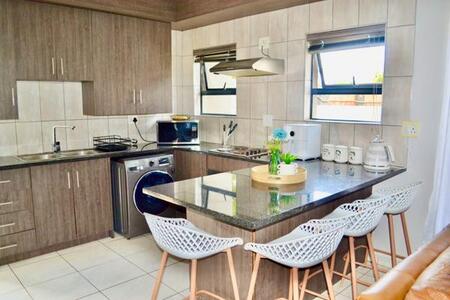 2 Bedroom Townhouse in Olympus