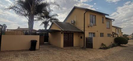 3 Bedroom Townhouse in Equestria