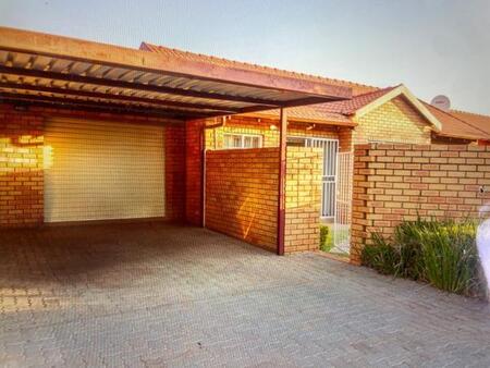 2 Bedroom Townhouse in Equestria