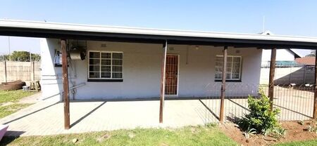 1 Bedroom flat to rent in Dan Pienaarville, Krugersdorp