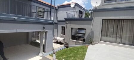 2 Bedroom cottage to rent in Glenvista, Johannesburg