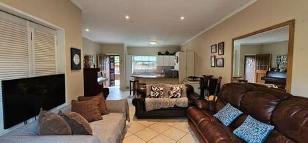 2 Bedroom townhouse - sectional to rent in Humerail, Port Elizabeth