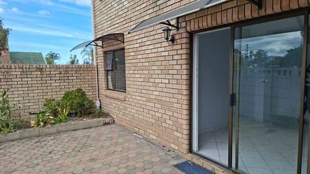 2 Bedroom flat to rent in George Central