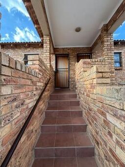 2 Bedroom Apartment in Grobler Park