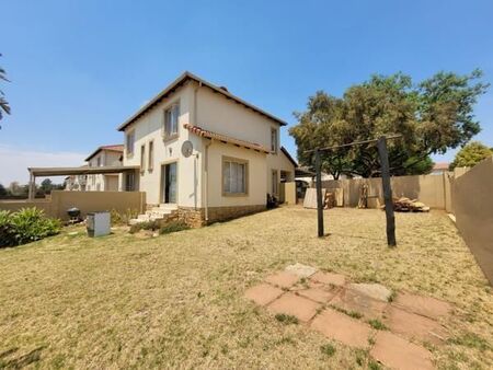 2 Bedroom Townhouse in Honeydew