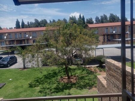 2 Bedroom Apartment in Roodepoort Central