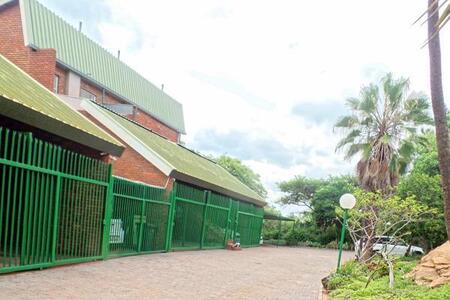 2 Bedroom Townhouse in Silverton