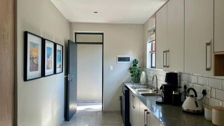 2 Bedroom Apartment in Menlo Park