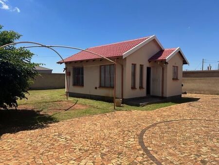 2 Bedroom House in Protea Glen