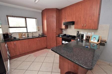 2 Bedroom Apartment in Paulshof