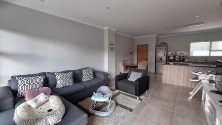 3 Bedroom Townhouse in Paulshof