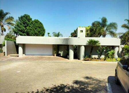 3 Bedroom House in Hyde Park