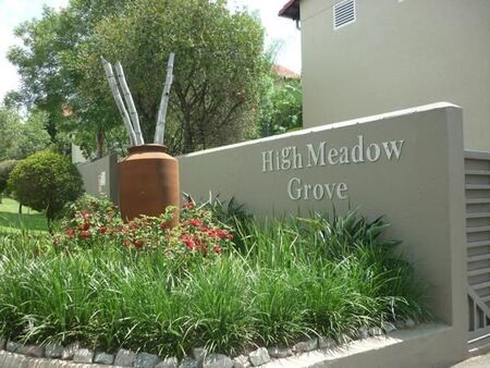 3 Bedroom Apartment in Paulshof