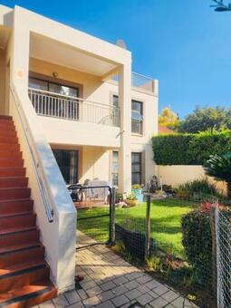 3 Bedroom Apartment in Sunninghill