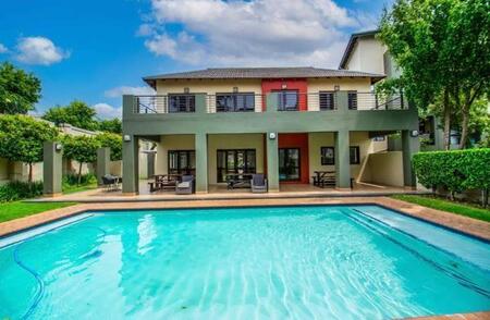 Bachelor apartment in Fourways