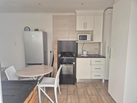 1 Bedroom Townhouse in Parkhurst