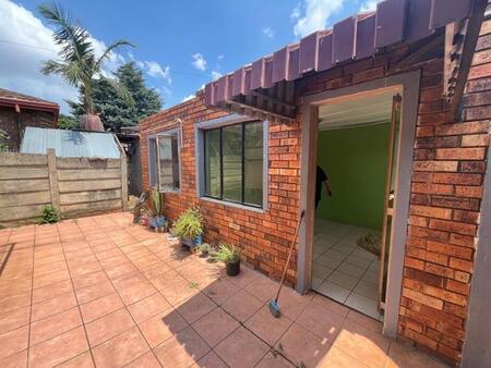 1 Bedroom Flat in Sophiatown