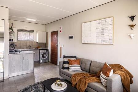 2 Bedroom Apartment in Robertsham