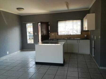 3 Bedroom Cluster in Rensburg