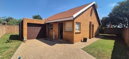 2 Bedroom House in Bonaero Park