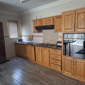 3 Bedroom Townhouse in Vanderbijlpark Sw