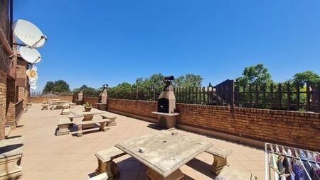 2 Bedroom Townhouse in Croydon