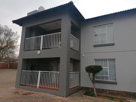 2 Bedroom Apartment in Rensburg