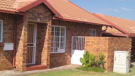 2 Bedroom Townhouse in Centurion Golf Estate