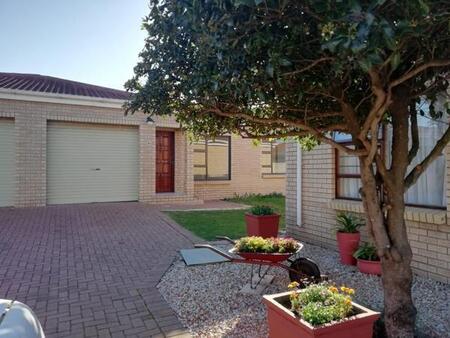 3 Bedroom Townhouse in Jeffreys Bay