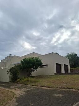 5 Bedroom House in Broadwood