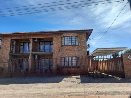 4 Bedroom Apartment in Postmasburg